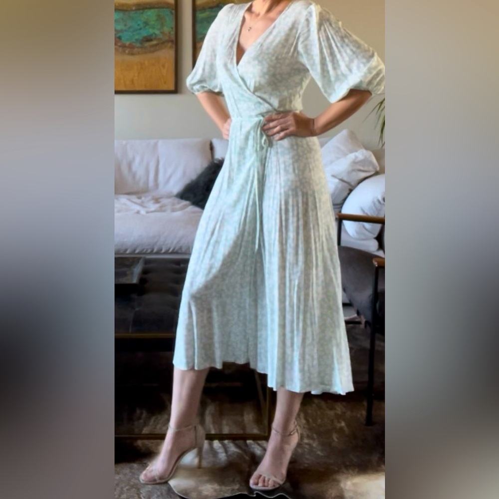 Charlie holiday wrap dress size small